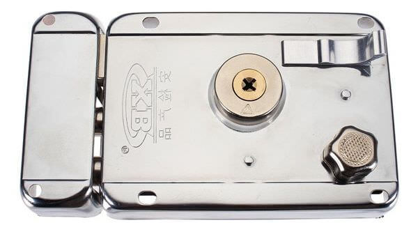 Мастер по установке замков на железную дверь