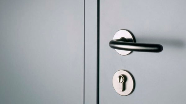 Вскрытие металлических дверей в Ватутинках